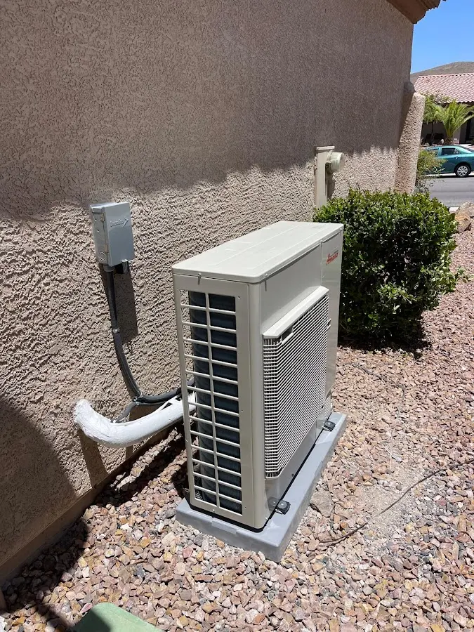 Residential air conditioning condenser unit in Celina